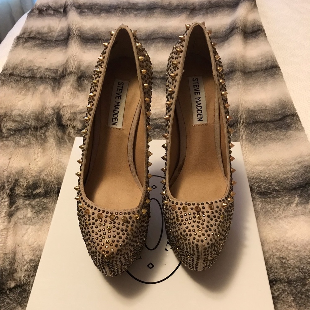 Steve Madden Nude/Tan Studded Pointed-Toe Heels